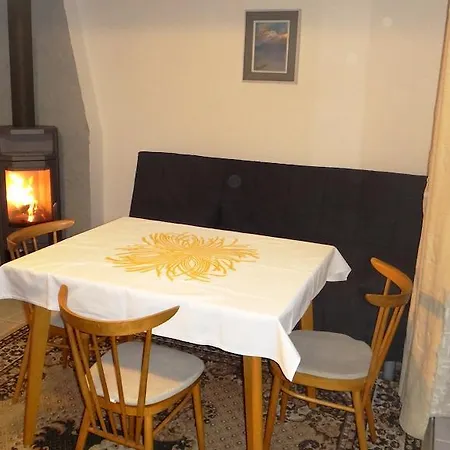 Prazdninovy Dum - Pacl